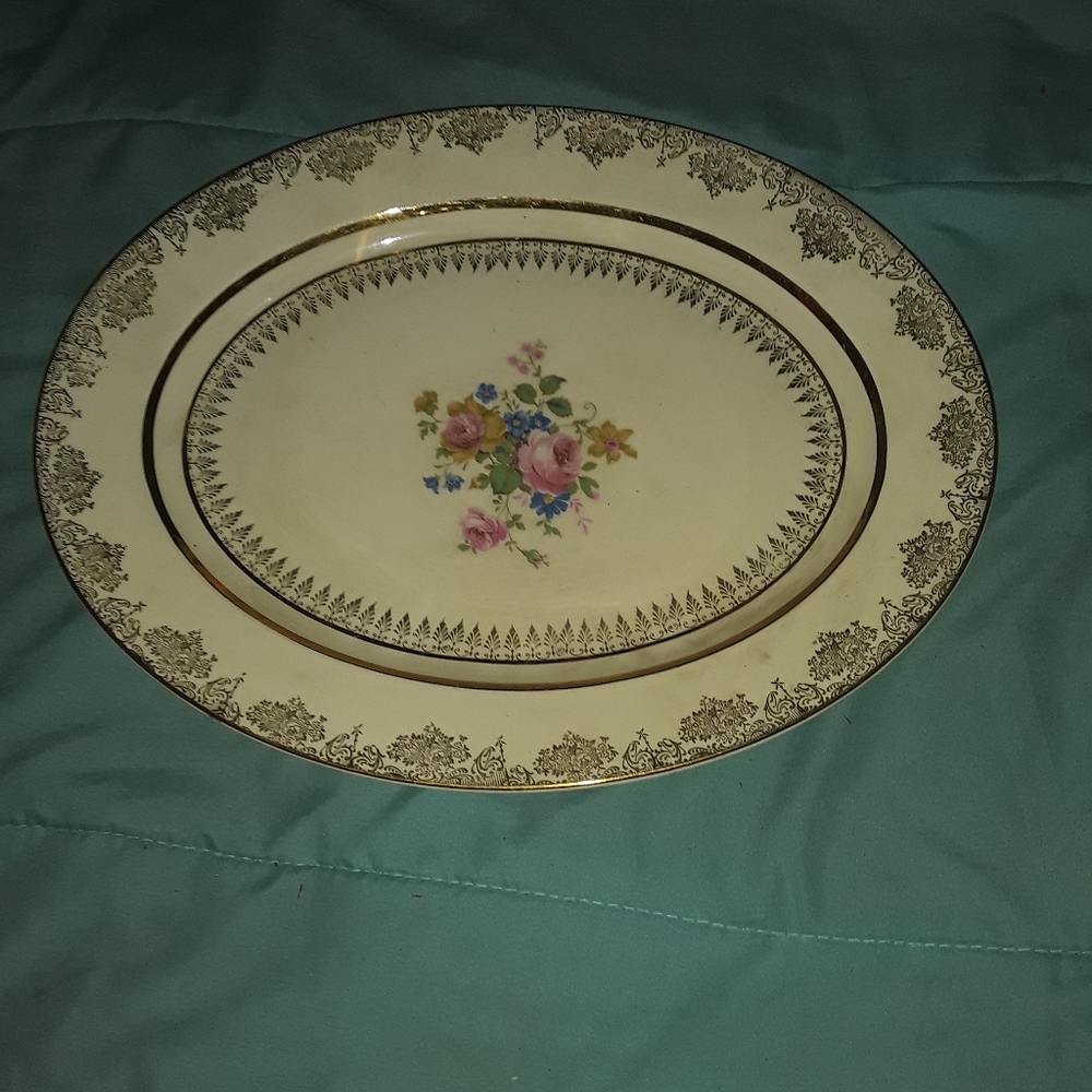 Antique Vogue Dinnerware set Guaranteed 22k gold